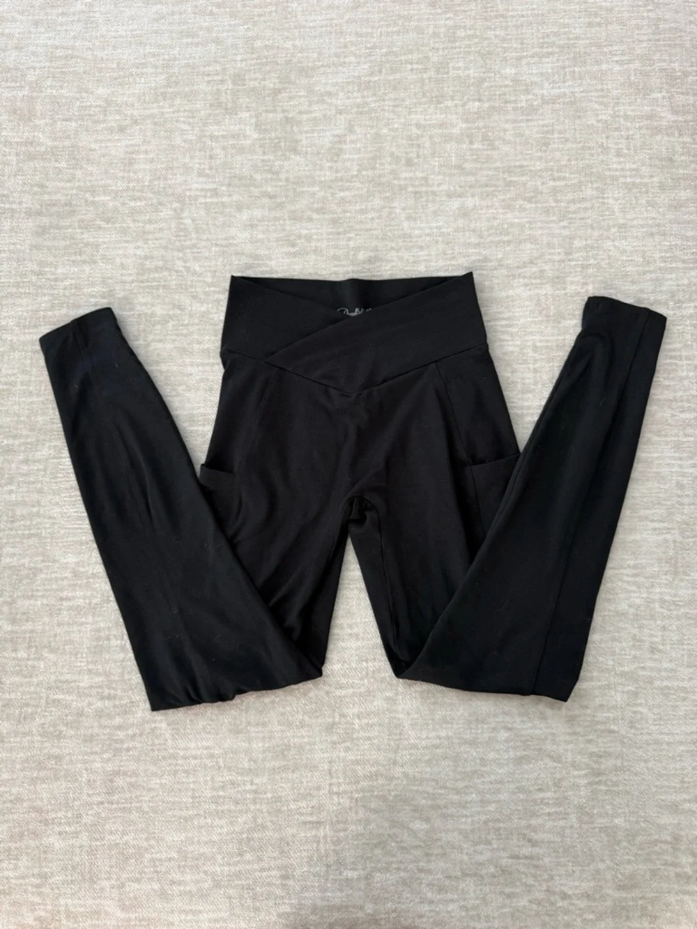Bombshell Sportswear Contour Legging โ Black - Picture 3 of 6
